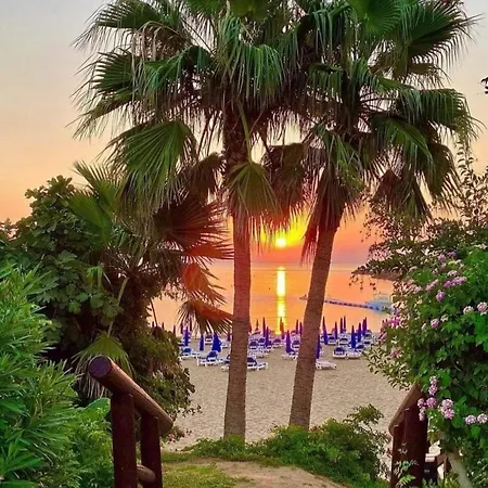 Luxury - Private Pool And Wifi Perfect Location For A Protarász