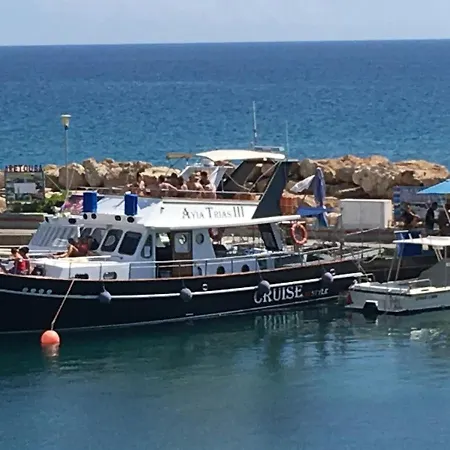 Willa Luxury - Private Pool And Wifi Perfect Location For A Protaras