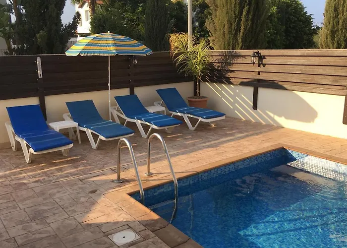 Luxury - Private Pool And Wifi Perfect Location For A Vila